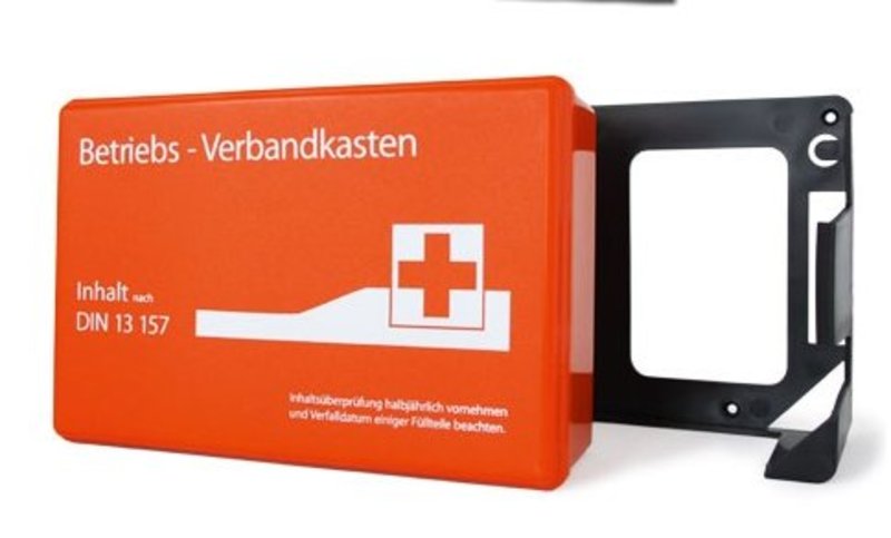 Betriebsverbandkasten DIN 13157 mit Wandhalterung
