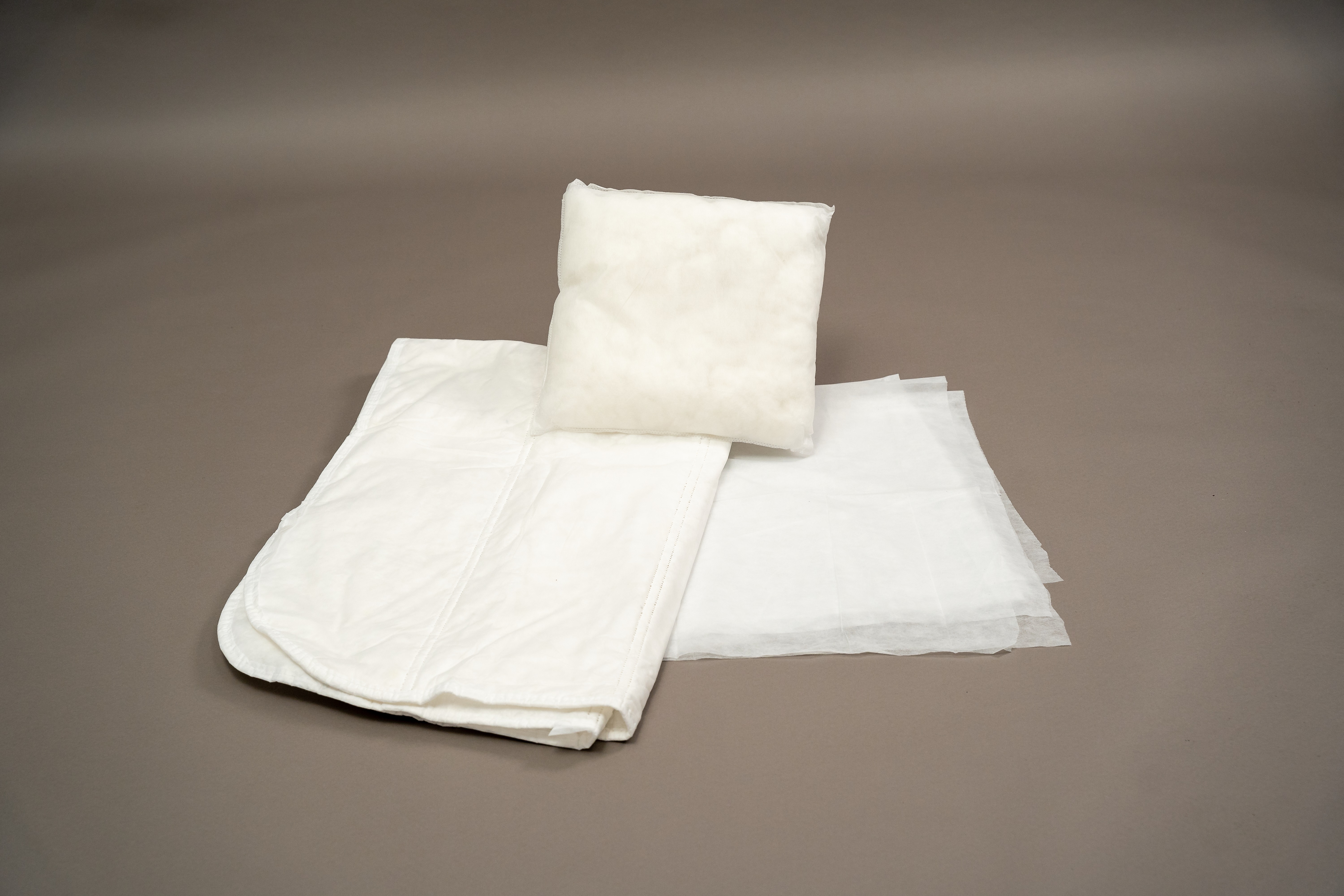 Disaster Relief Bedding Kit Premium 
